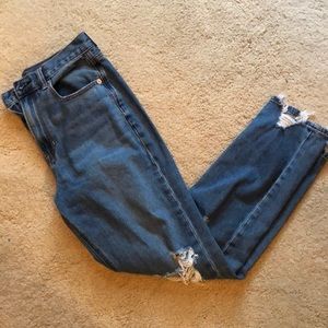 Ripped Knee Mom Jeans!